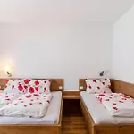 Heidelberg 招待所 3*